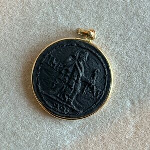 VINTAGE⭐️Alwand Vahan⭐️14KT Gold Constantine Round Coin Inspired Pendant Charm